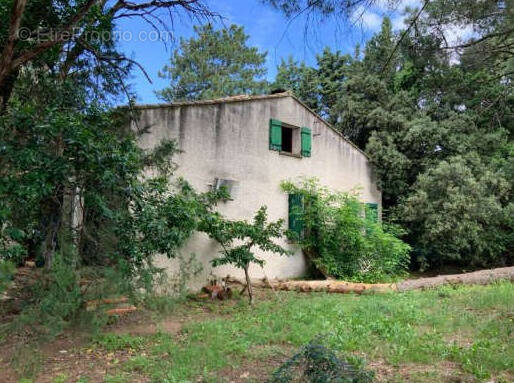 Maison à MORNAS