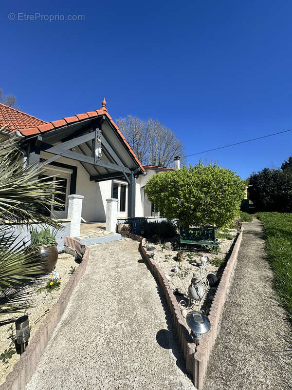 Maison à AUBIN