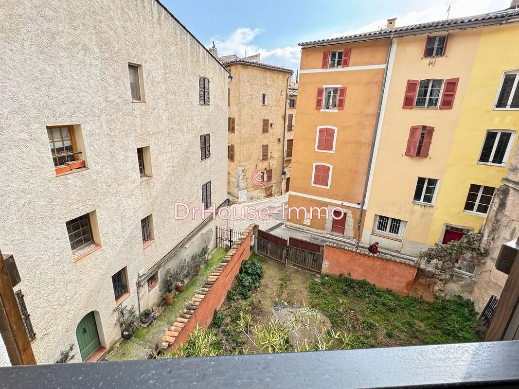 Appartement à COTIGNAC