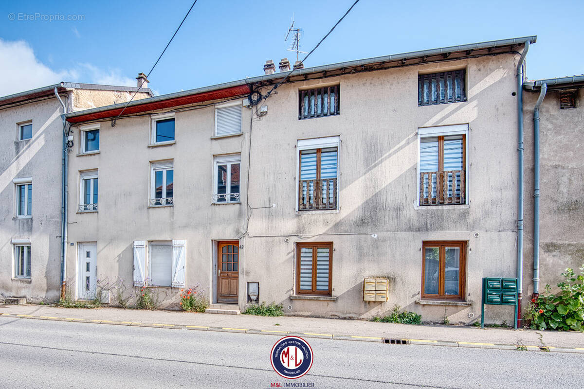 Appartement à COURCELLES-CHAUSSY