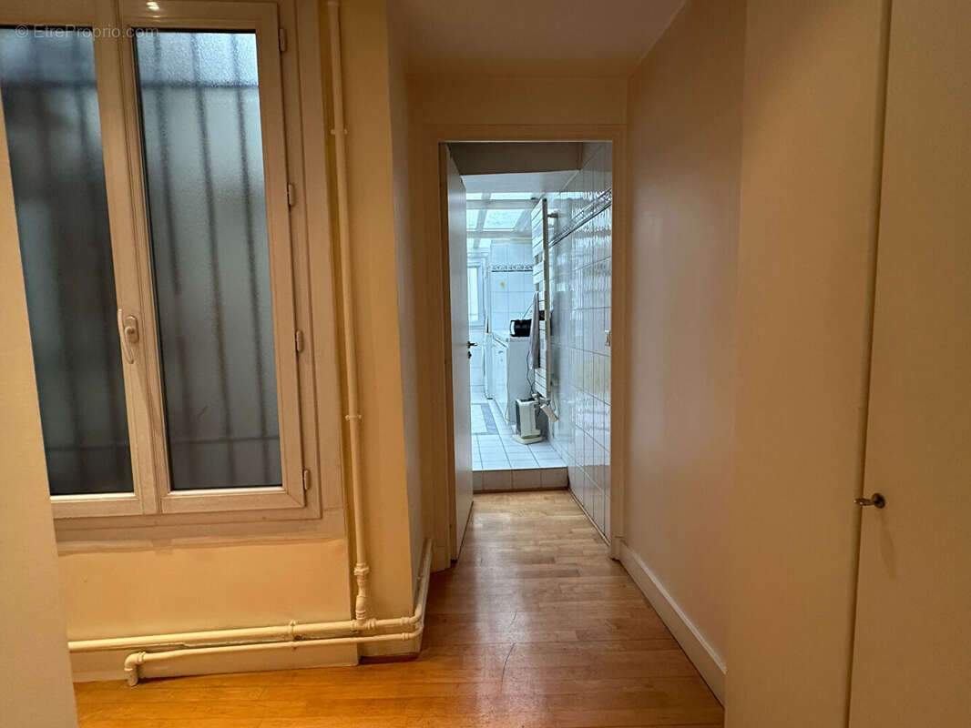 Appartement à PARIS-1E