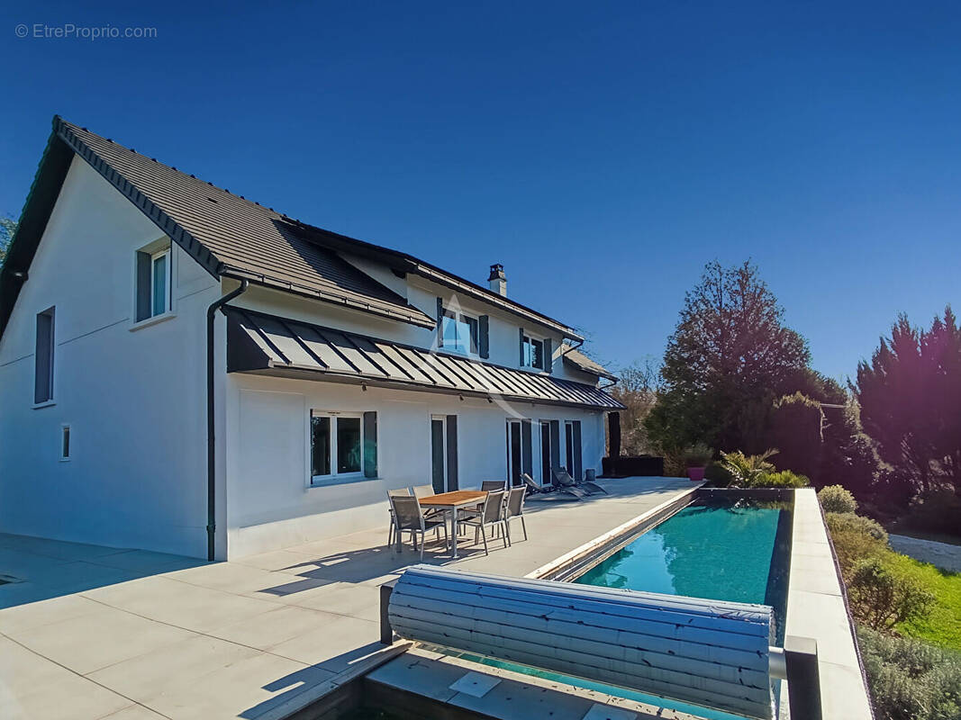Maison à VERNEUIL-L&#039;ETANG