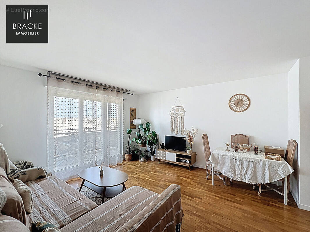 Appartement à COURBEVOIE