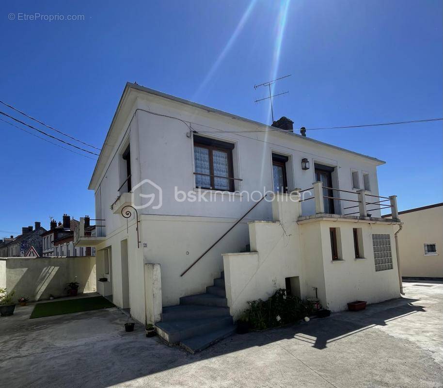 Maison à VALENCE-EN-BRIE