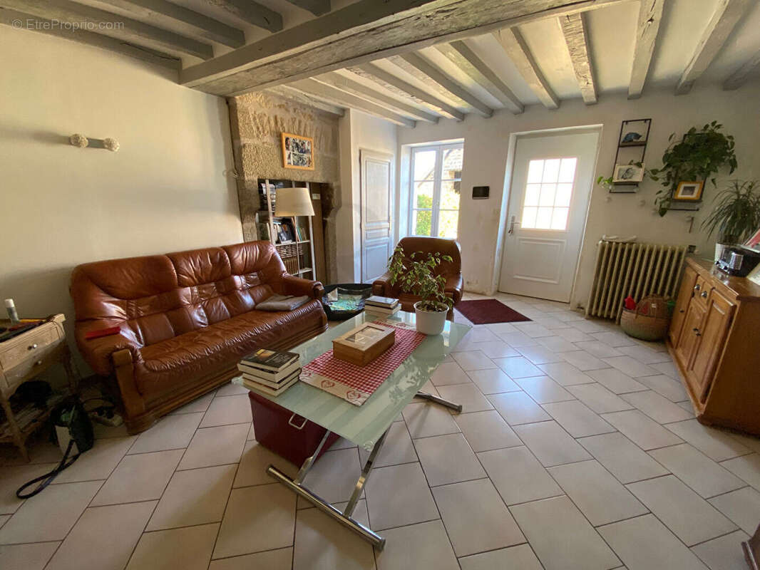 Maison à DAMIGNY
