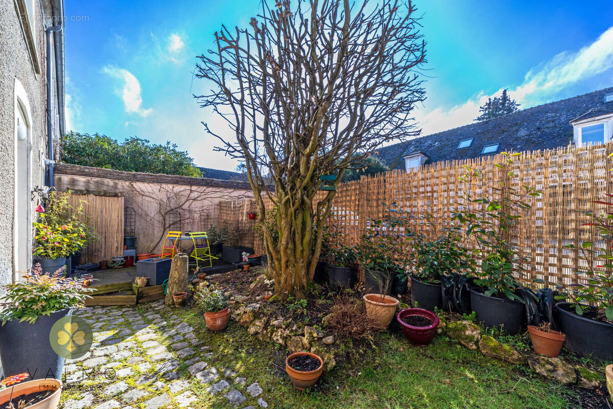 Appartement à LA QUEUE-LES-YVELINES