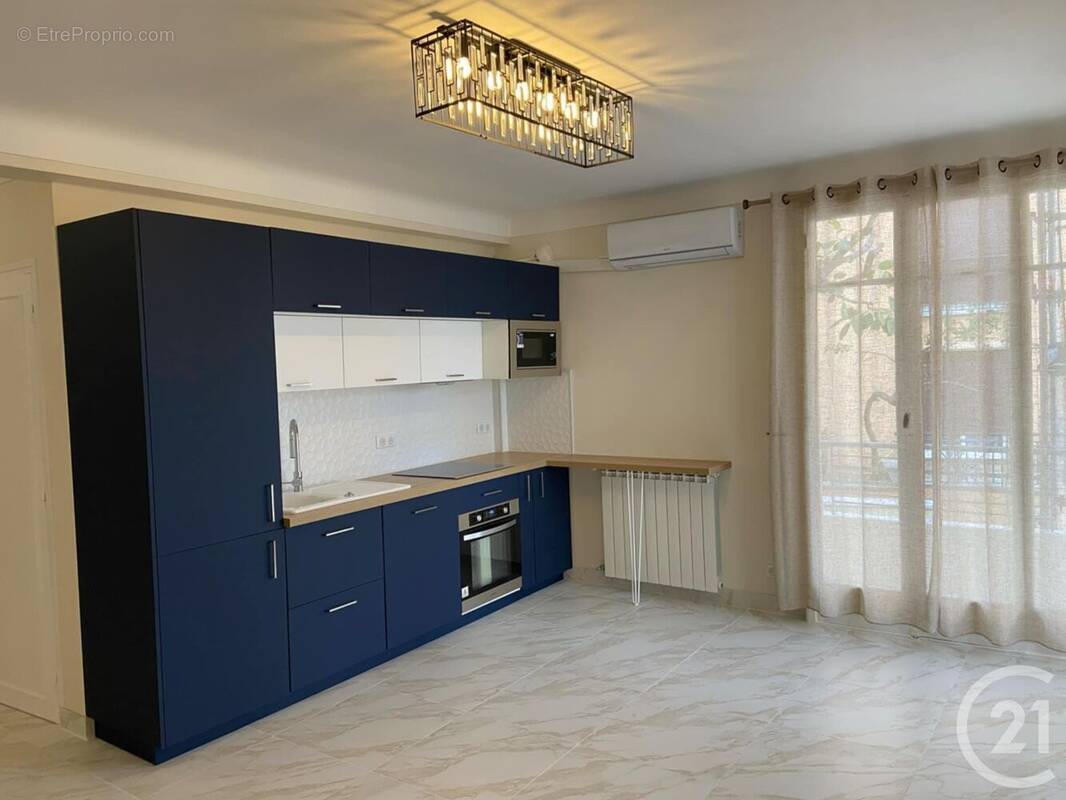 Appartement à ROQUEBRUNE-CAP-MARTIN