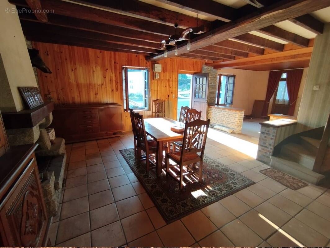 Maison à LA GACILLY