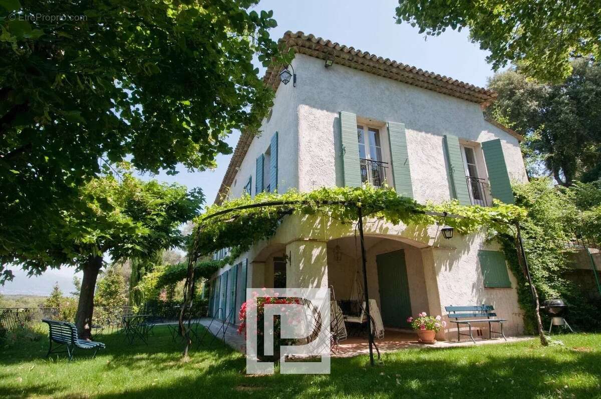 Maison à MOUGINS