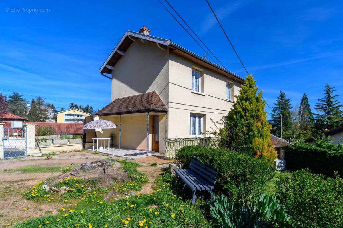 Maison à AMPLEPUIS