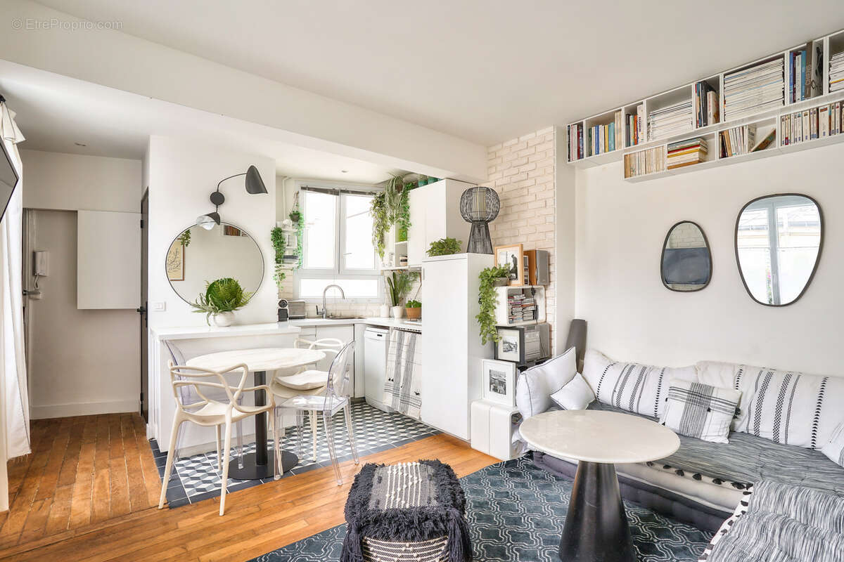 Appartement à PARIS-16E