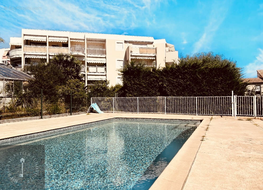 Appartement à SAINT-LAURENT-DU-VAR