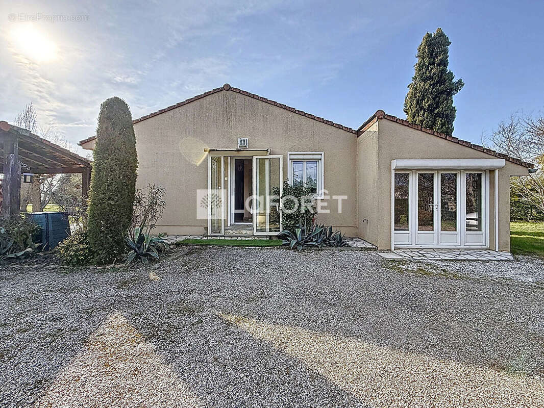 Maison à MONTBARTIER