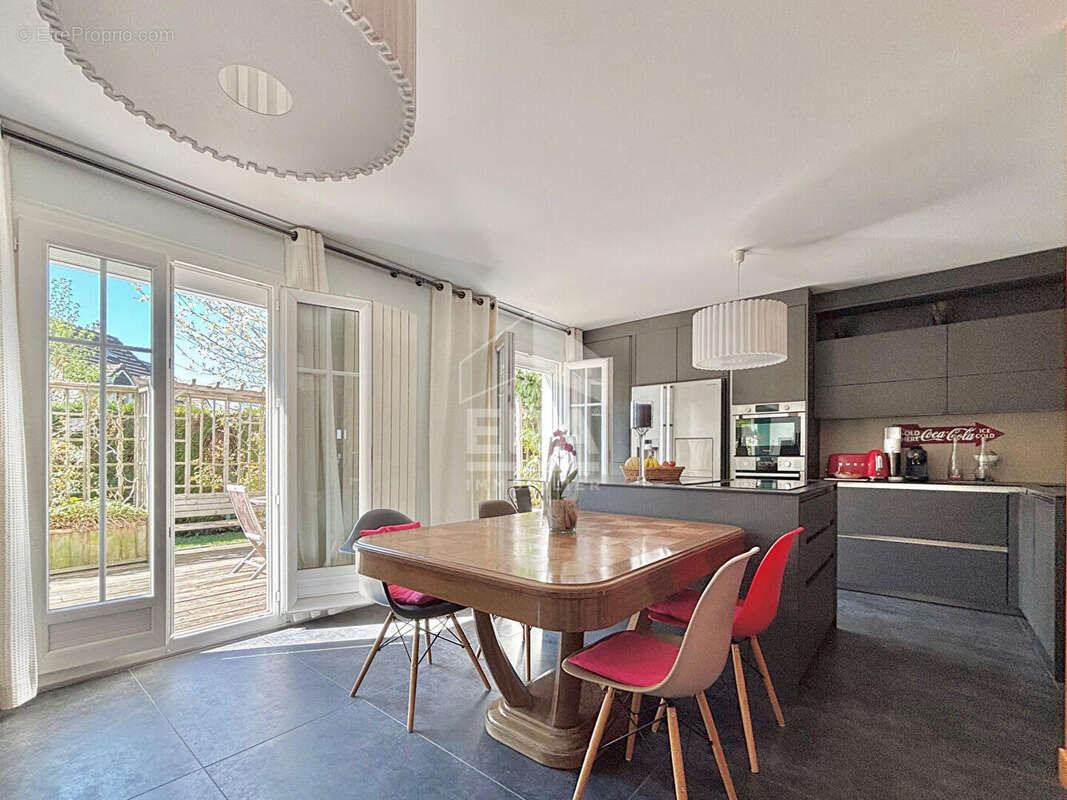 Maison à LA QUEUE-EN-BRIE