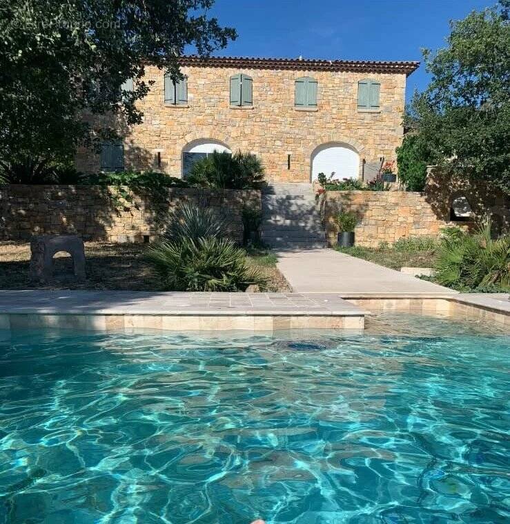 Maison à SAINTE-ANASTASIE-SUR-ISSOLE