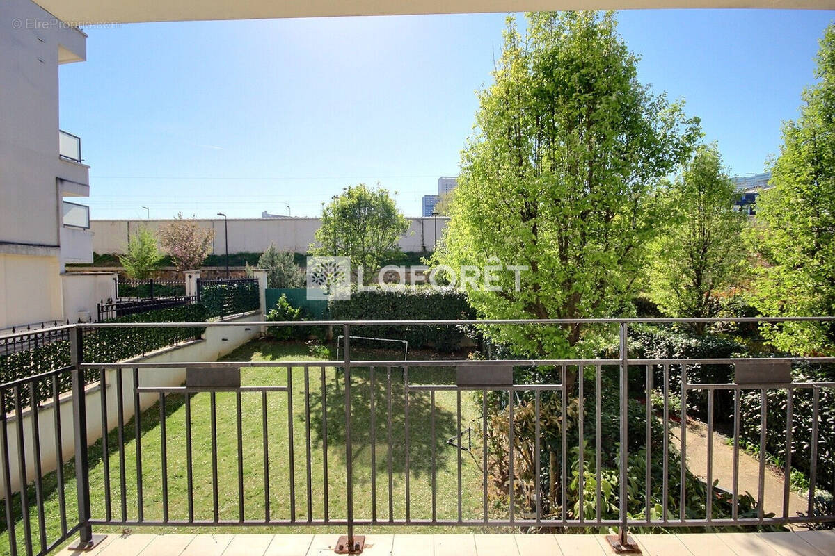 Appartement à COURBEVOIE