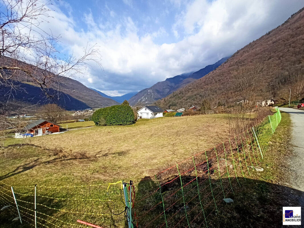 Terrain à LA CHAPELLE