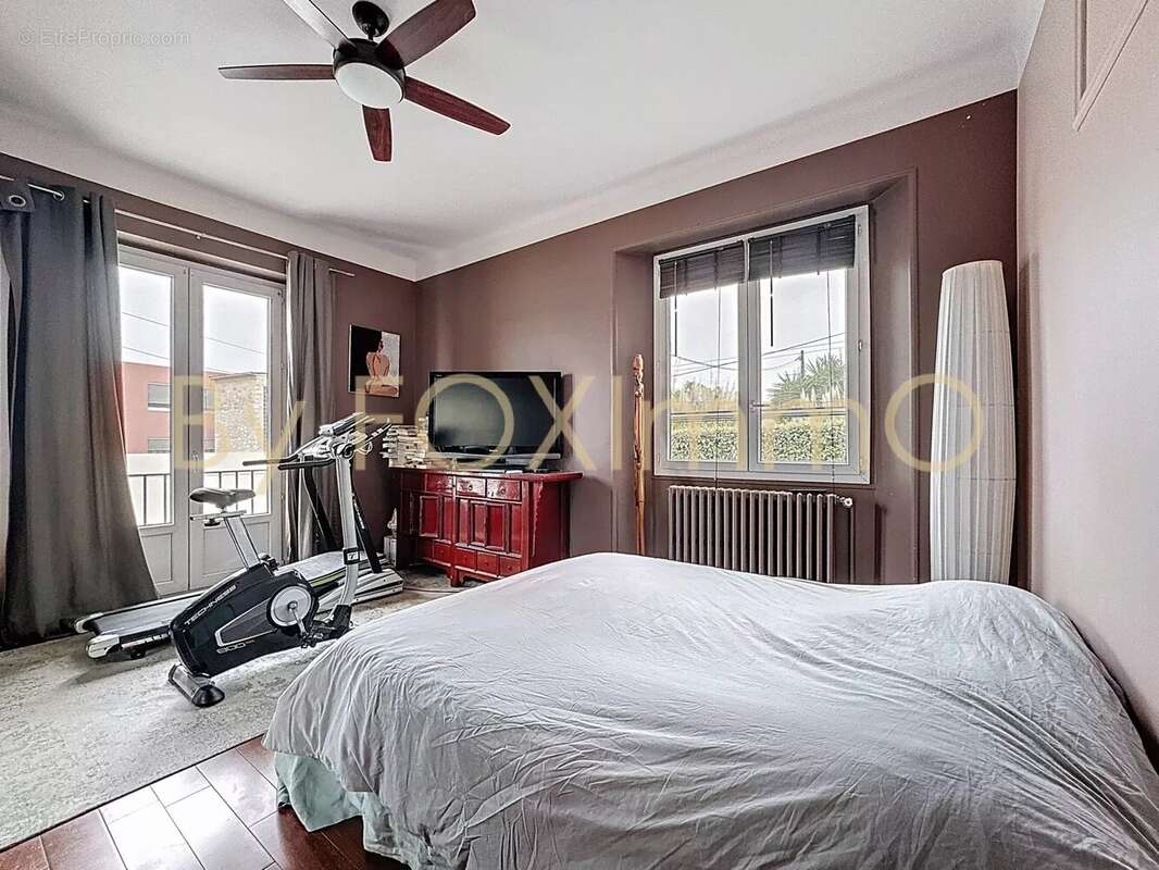 Appartement à SAINT-LAURENT-DU-VAR