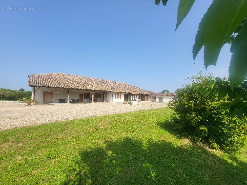 Maison à CHATILLON-SUR-CHALARONNE