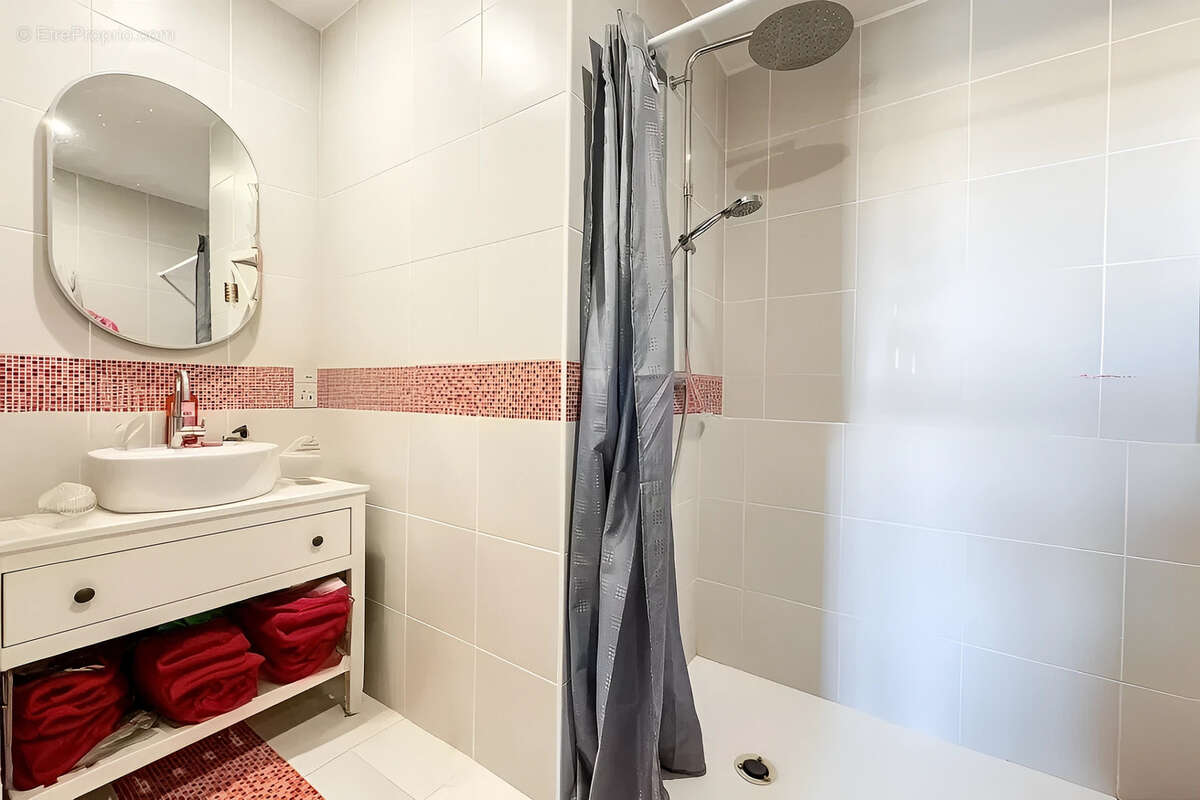 Appartement à MAUGUIO