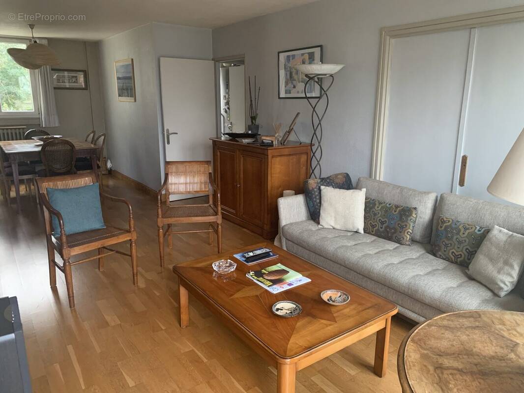 Appartement à LA CELLE-SAINT-CLOUD