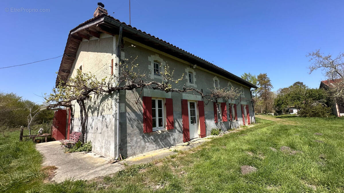 Maison à MOUSTEY
