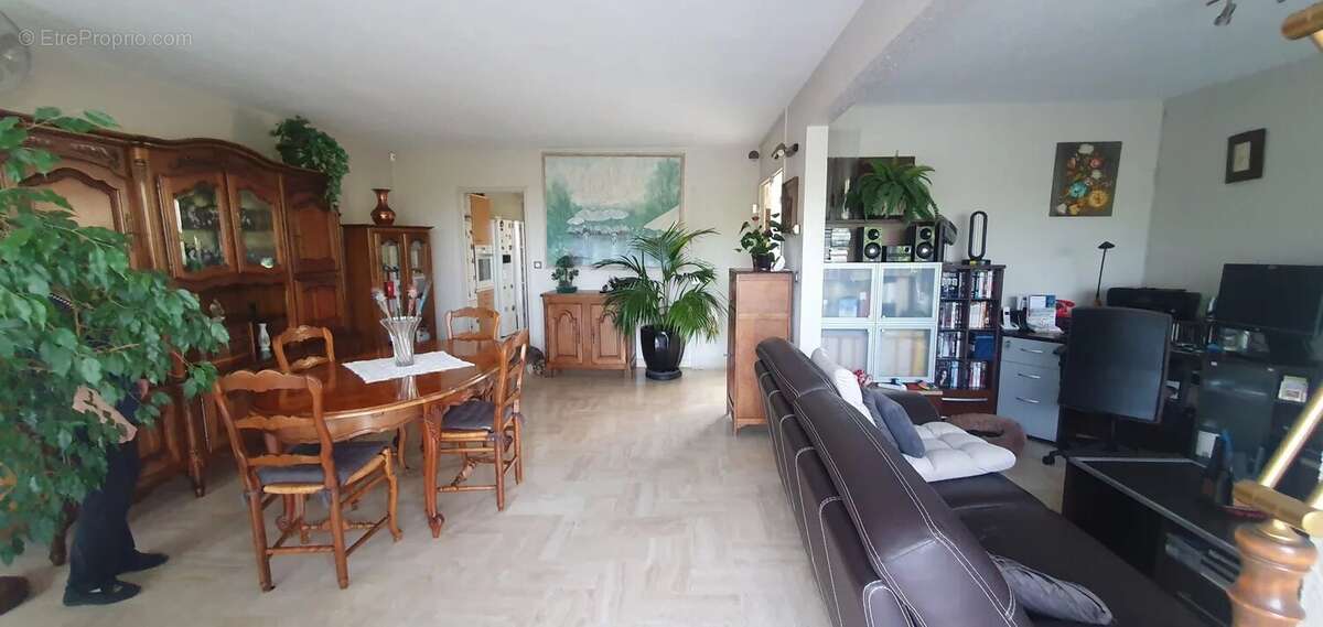 Maison à VALLAURIS