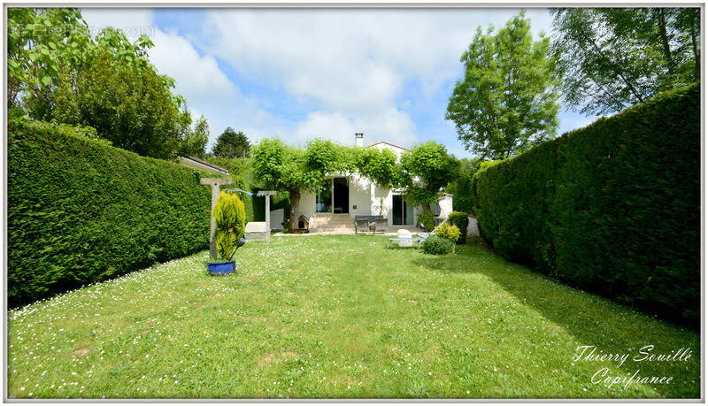 Maison à PINEUILH