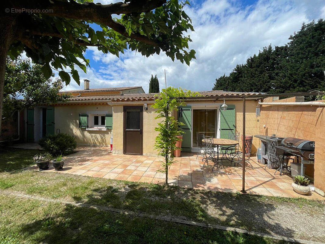 Maison à L&#039;ISLE-SUR-LA-SORGUE