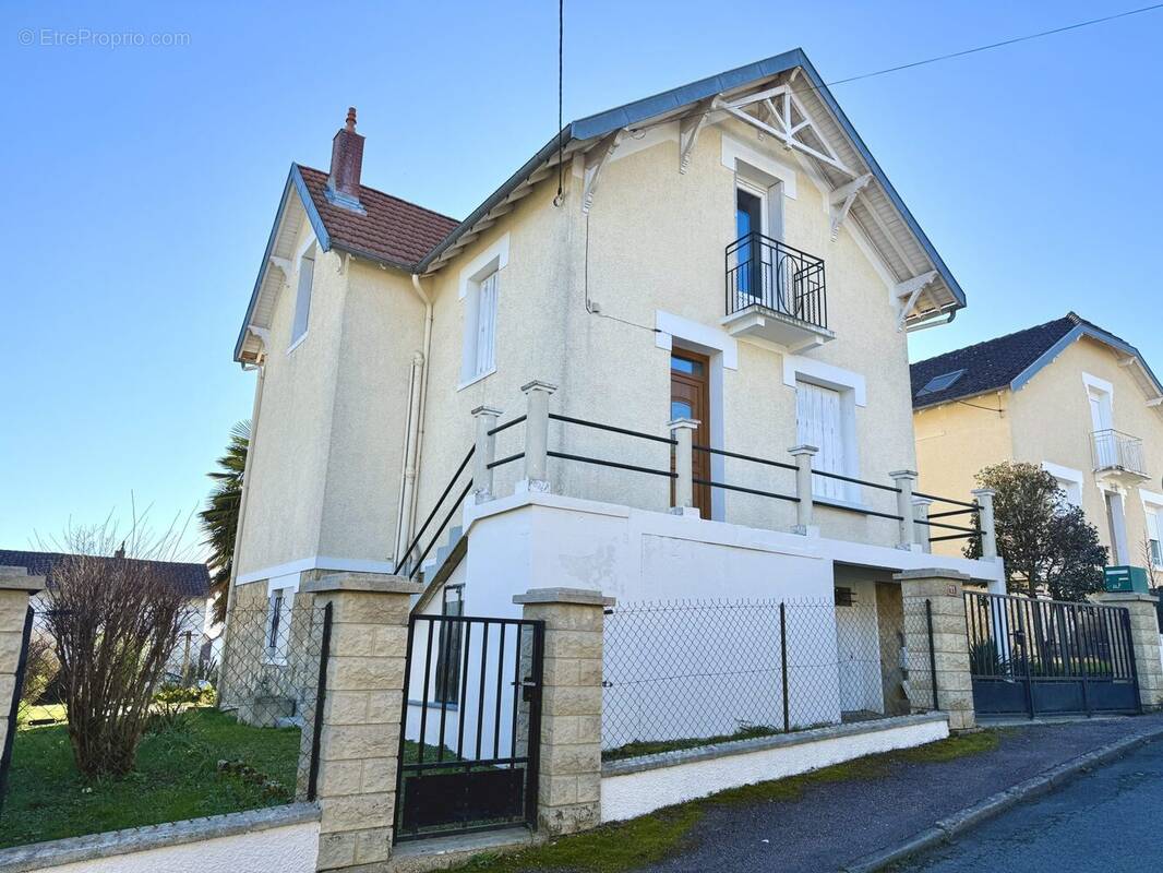 Maison à THIVIERS