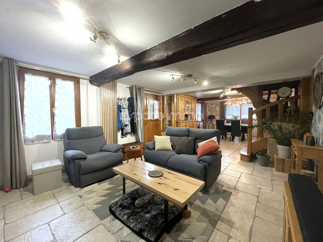 Maison à MALAUNAY
