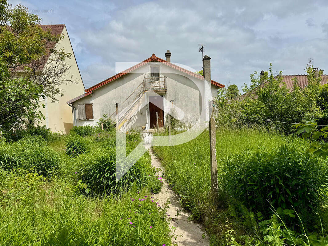 Maison à BURES-SUR-YVETTE