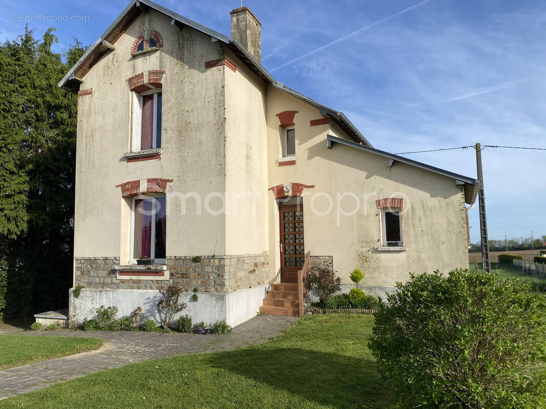Maison à SAINT-MARTIN-DES-BESACES