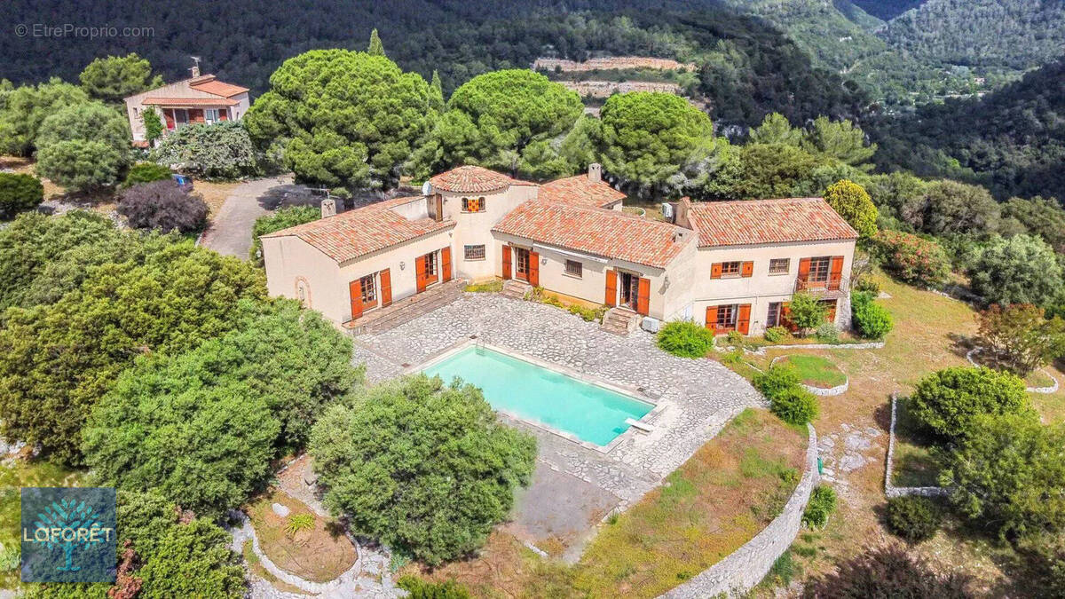 Maison à ROQUEFORT-LES-PINS