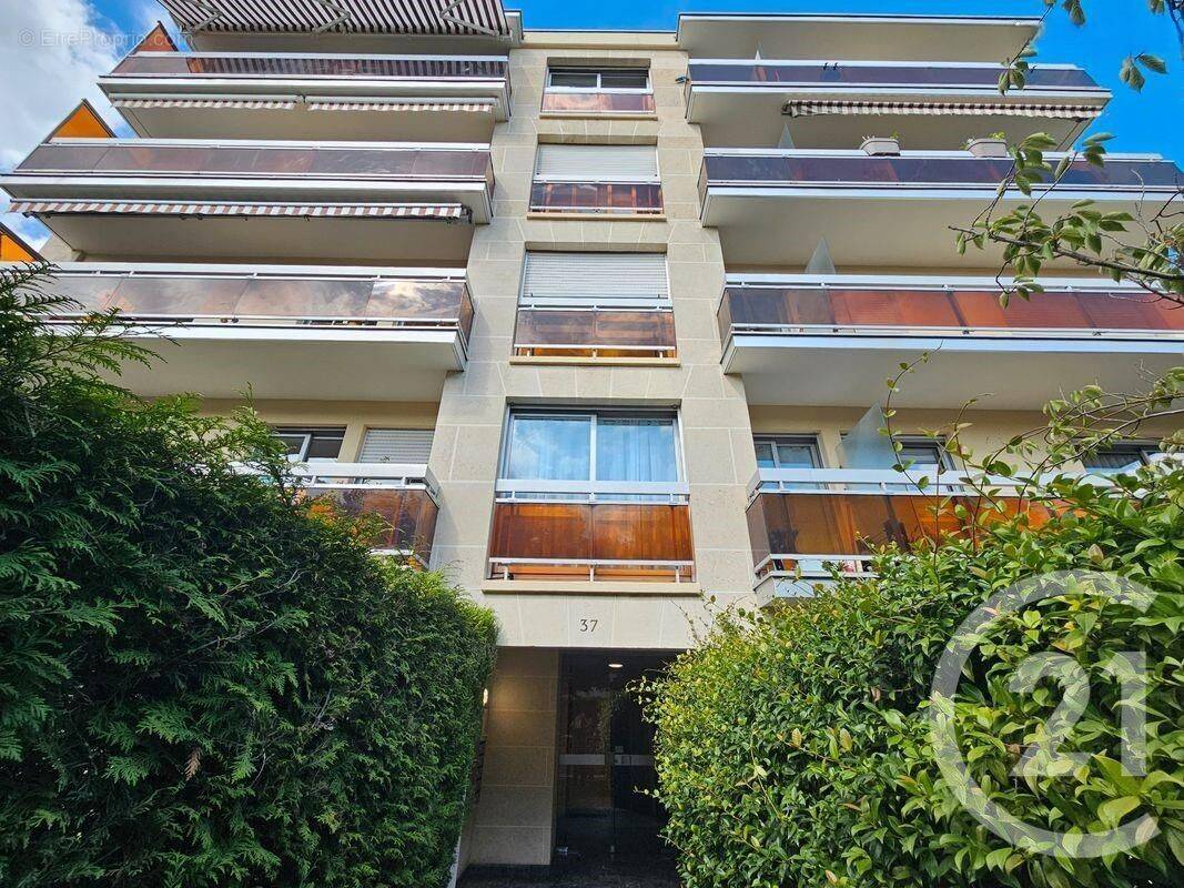 Appartement à SAINT-MAUR-DES-FOSSES