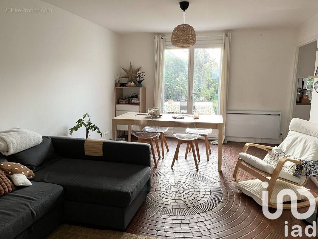 Photo 1 - Maison à VERT-SAINT-DENIS