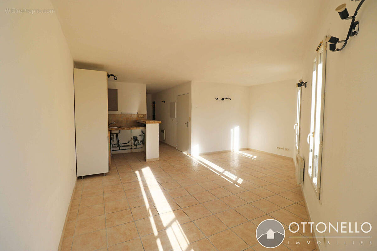Appartement à PUGET-SUR-ARGENS