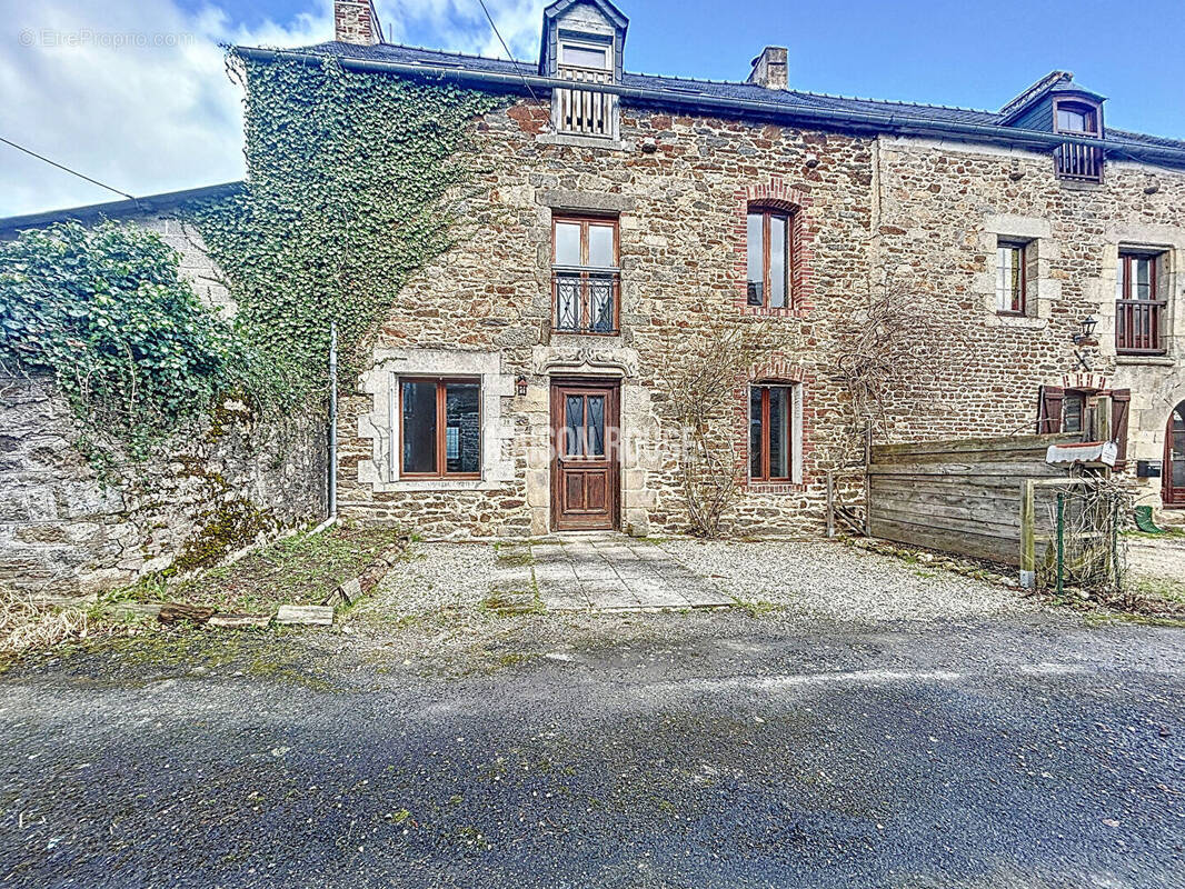 Maison à PLOUER-SUR-RANCE