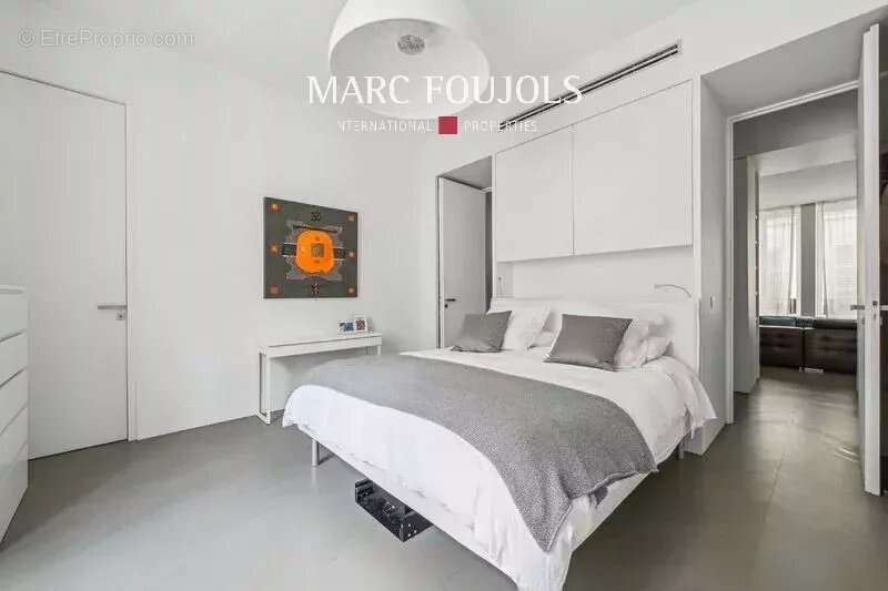 Appartement à PARIS-8E