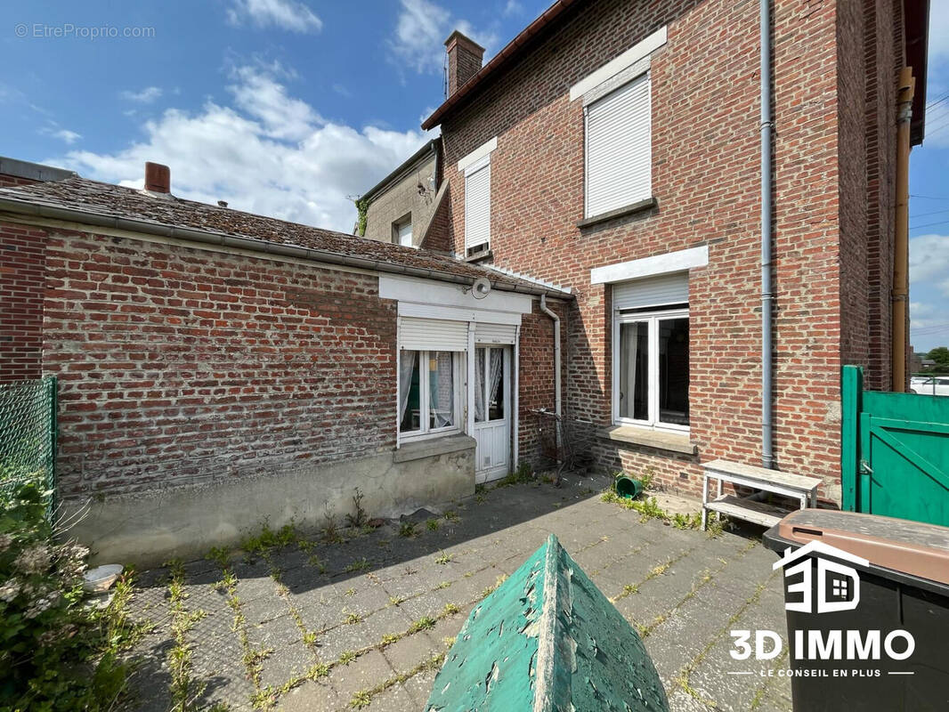 Maison à AVESNELLES