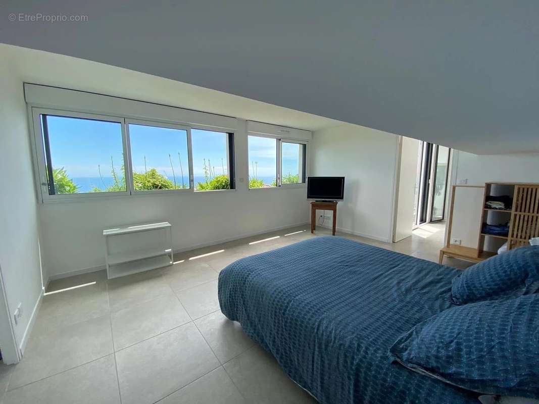 Appartement à LA TURBIE