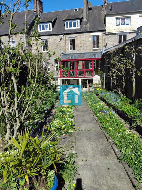 Maison à VILLEDIEU-LES-POELES