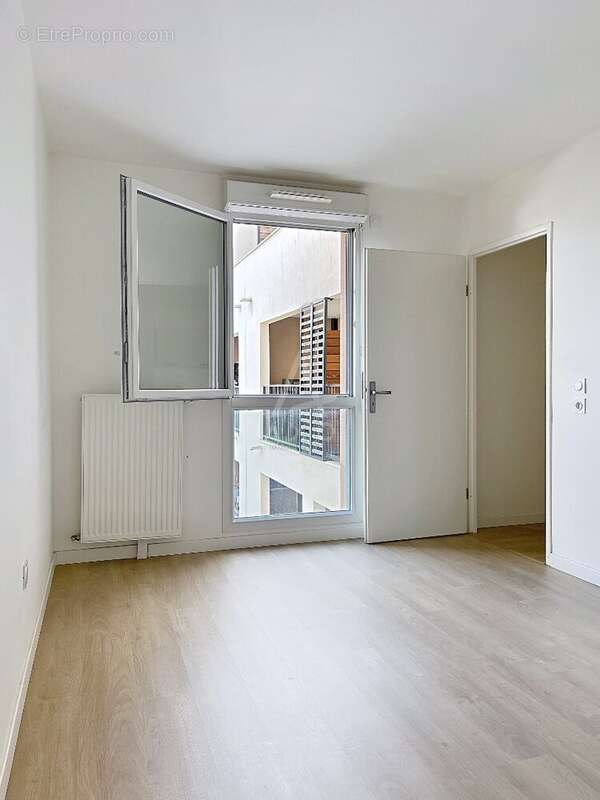 Appartement à COMBS-LA-VILLE