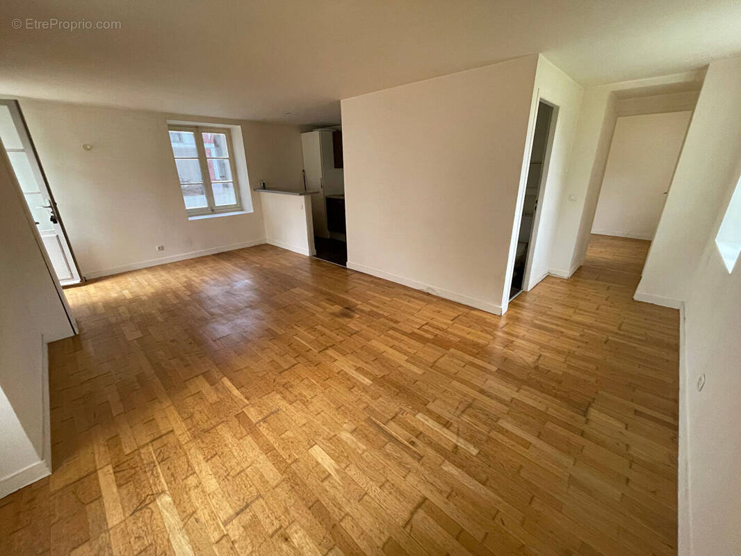 Appartement à MORIGNY-CHAMPIGNY