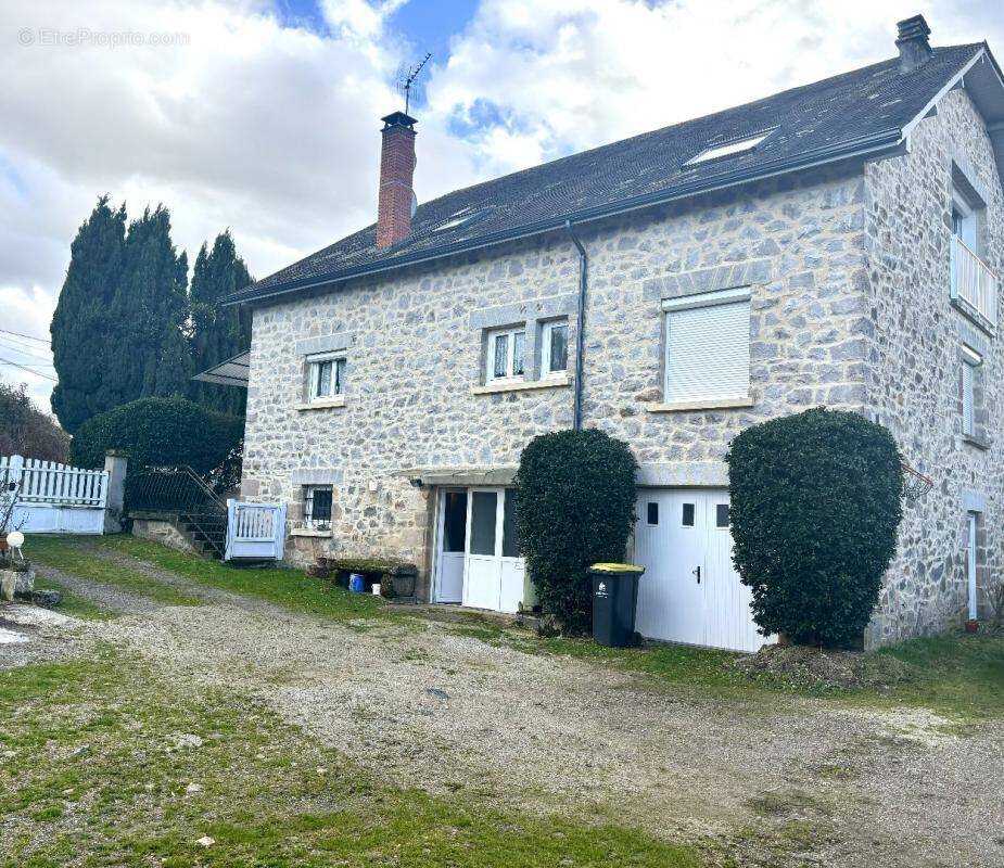 Maison à SAINTE-FEREOLE
