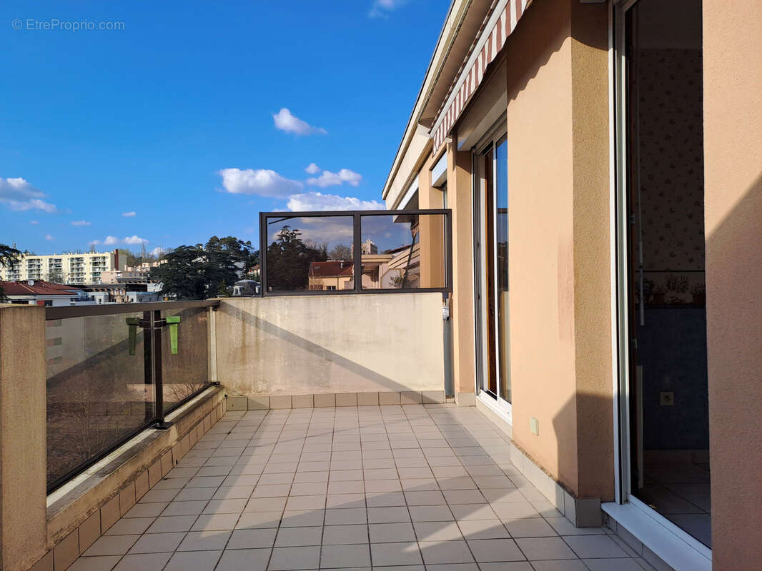 Appartement à FONTAINES-SUR-SAONE