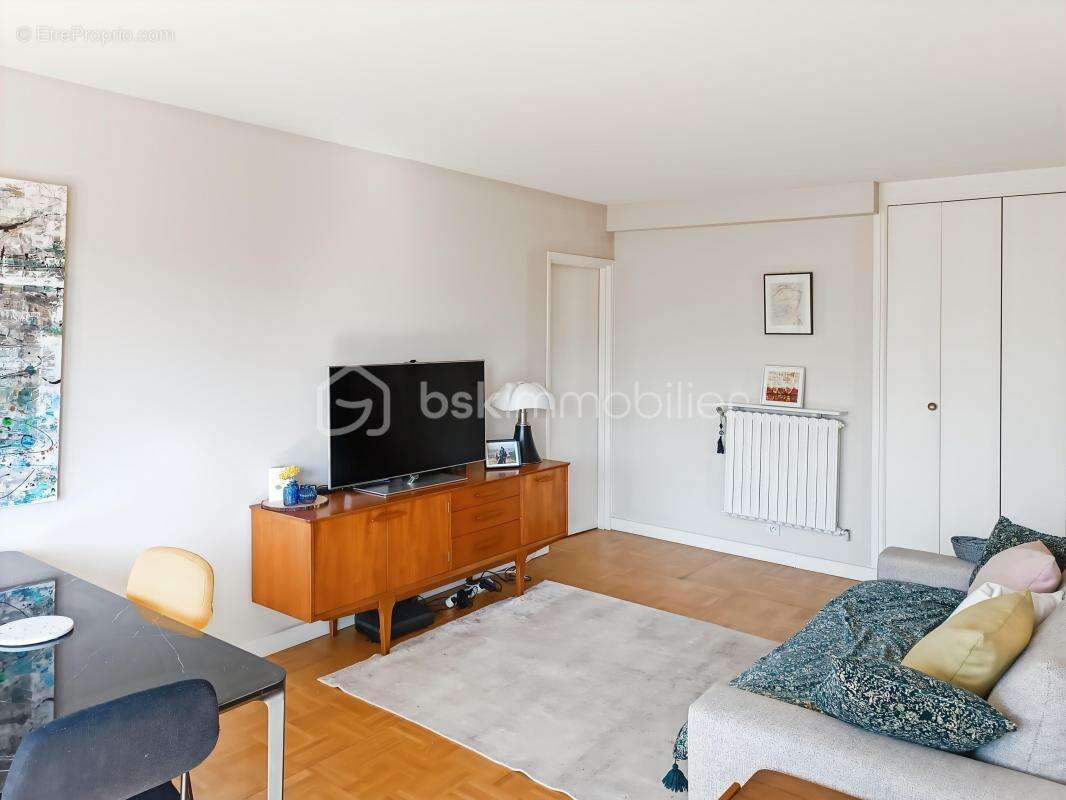 Appartement à PARIS-19E