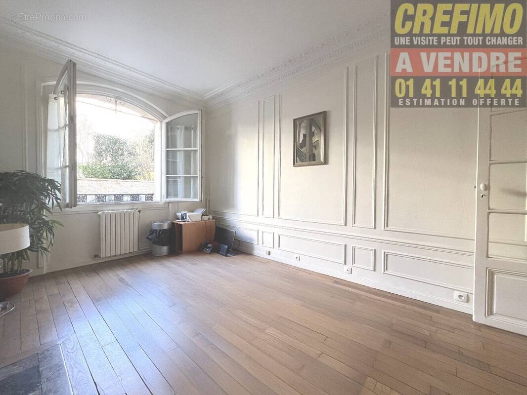 Appartement à COURBEVOIE