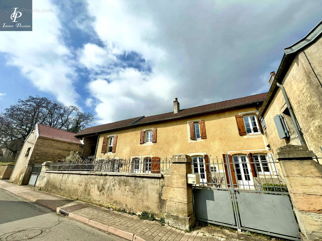 Maison à MARSANNAY-LA-COTE