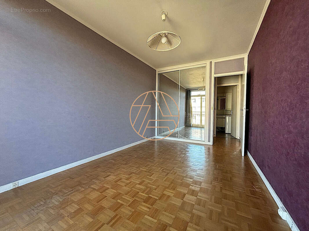 Appartement à SAINT-MAUR-DES-FOSSES